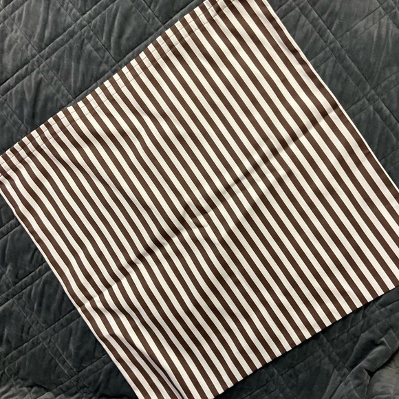 Henri Bendel LARGE Striped Dustbag - New and Unused 22.5 x 23 3 available - Picture 2 of 2